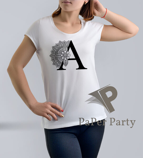 Sieviešu t-krekls - Burti uz balta t-krekla